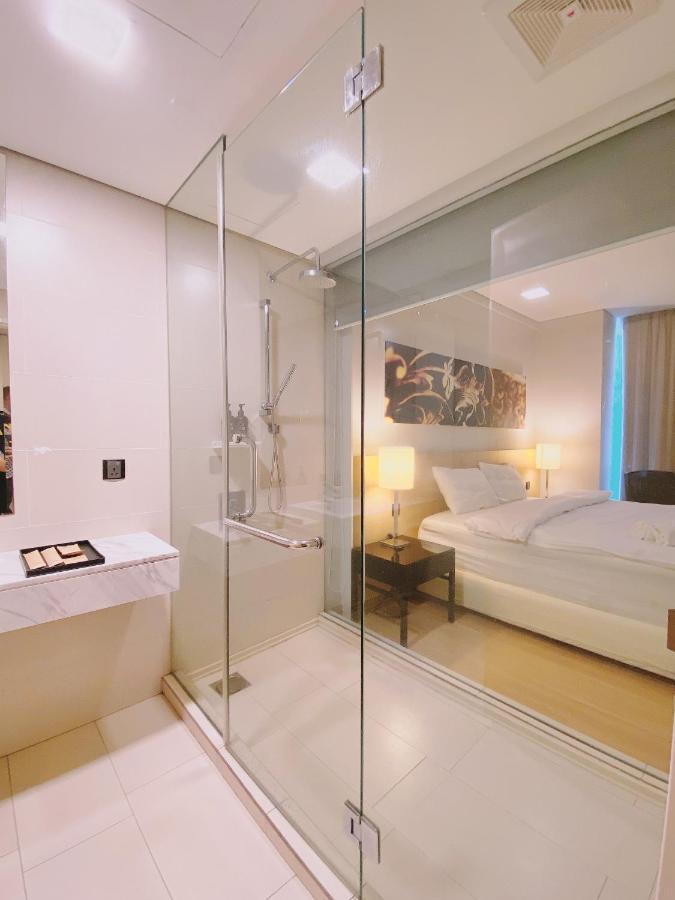 Straits Suite By C Homestay 말라카 외부 사진